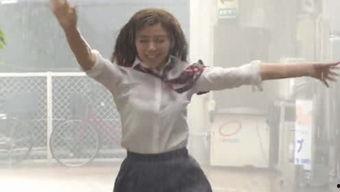 娱乐吃瓜酱背影